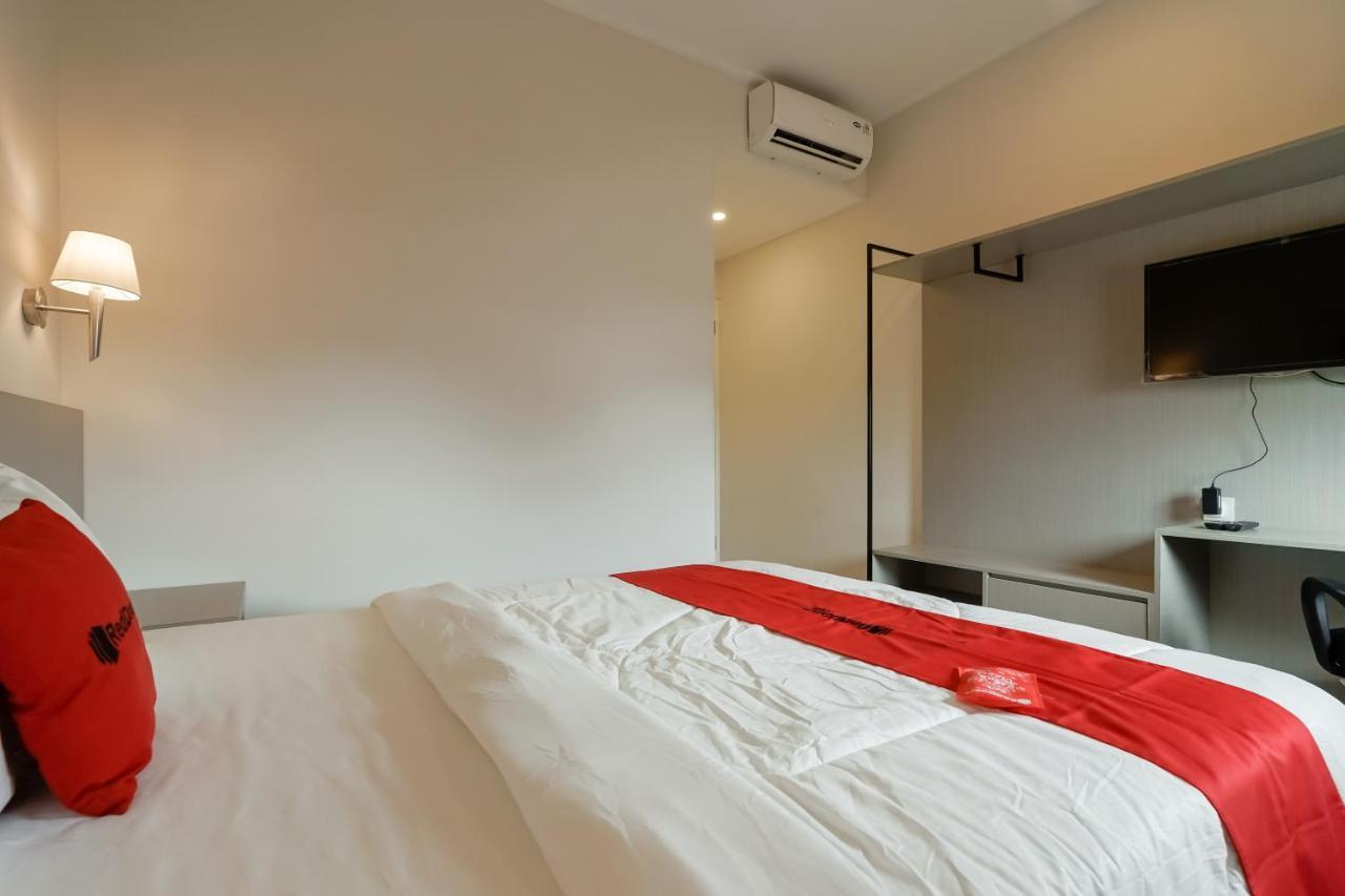 RedDoorz Syariah Plus @ BSD City South Tangerang Bagian luar foto